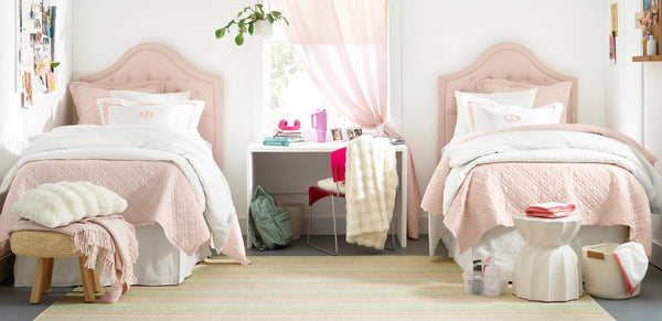 Boucle Indoor/Outdoor Throw, Pink