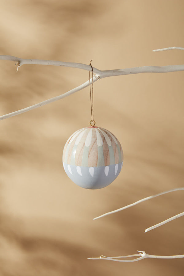 Leiden Ornament, 3.75"x 4"
