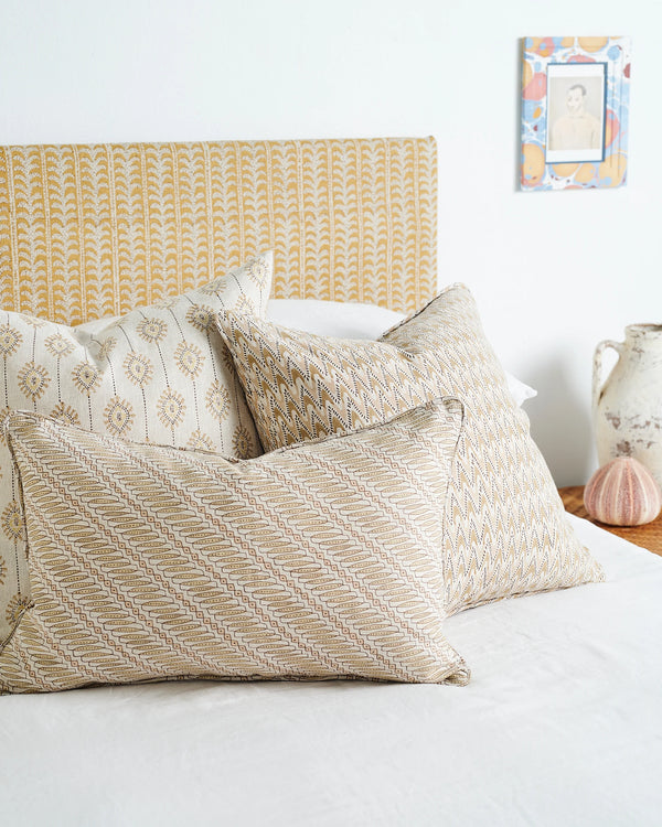 Hakone Shell Linen Cushion, 20" x 20"