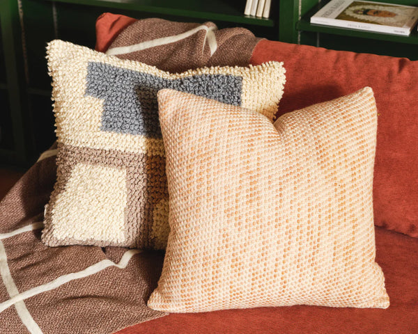 Loops Pillow, Neutral, 18" x 18"