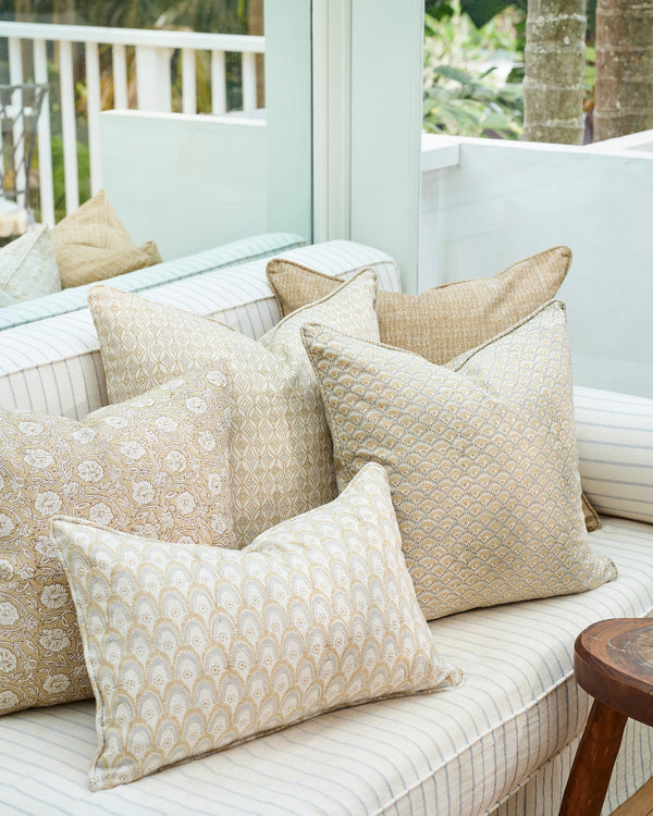 Condesa Elm Linen Cushion, 22" x 22"