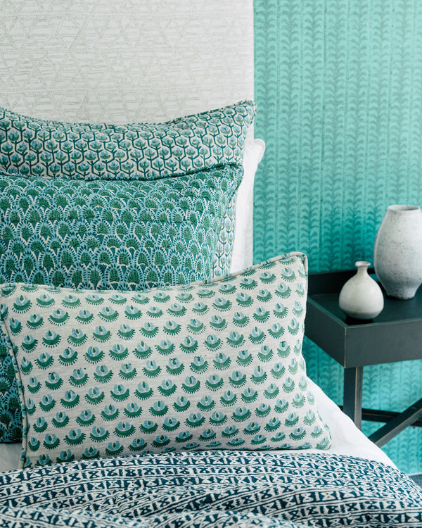 Cadiz Emerald Linen Cushion, 12" x 18"
