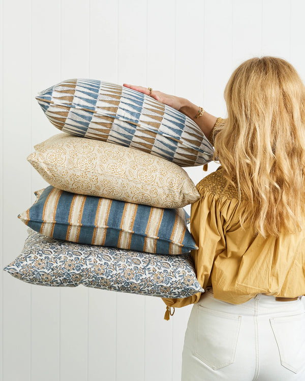 Buzios Desert Linen Cushion, 20" x 20"