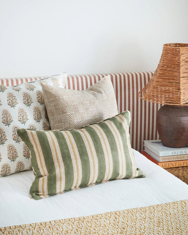 Buzios Shell Linen Cushion, 14" x 22"
