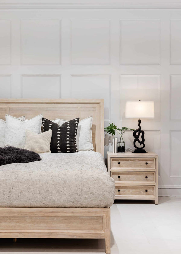 Post Panel Bed, King & Queen