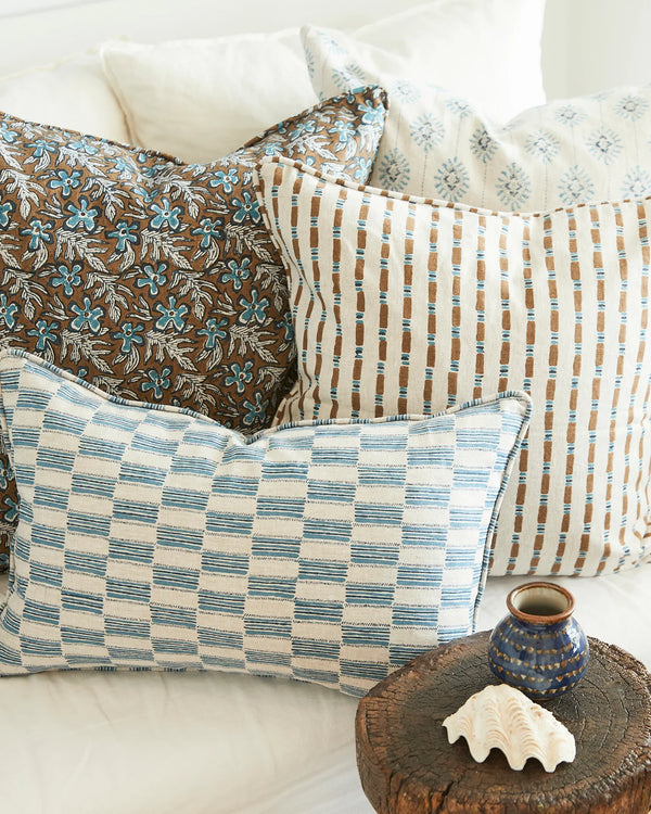 Ramses Tobacco Linen Cushion, 20" x 20"