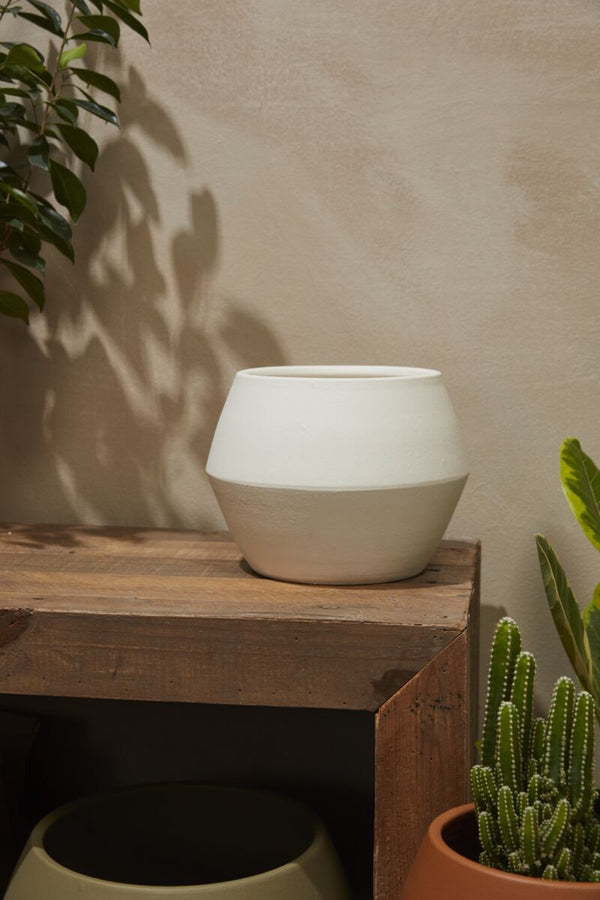 Hydra Pot, White, 8.75" x 7"