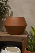 Hydra Pot, Terracotta, 13" x 10"