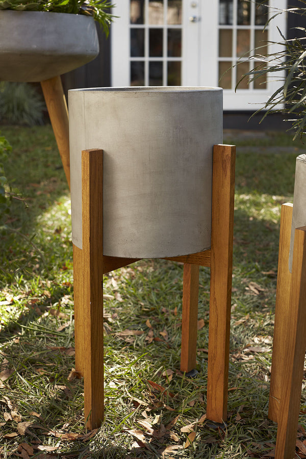 Berlin Pot Planter, 14.5"x 25.75"