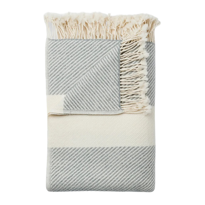 Solene Throw, White/Gray