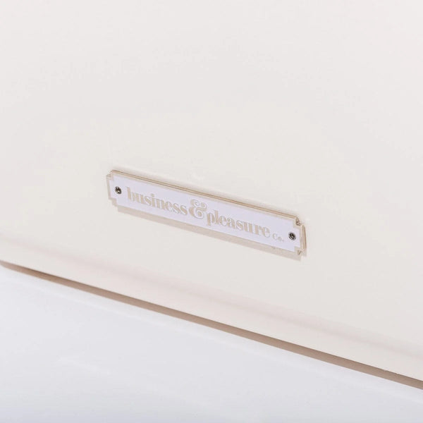 The Hemingway Cooler - Antique White, 35 QT
