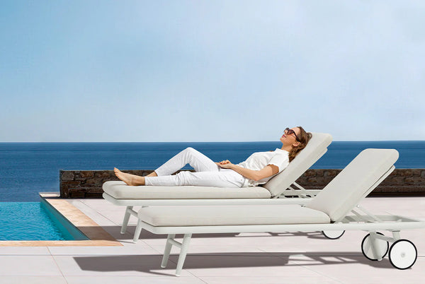 Scoop Chaise Lounge
