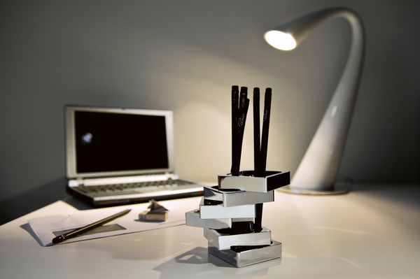 Zick Zack Pen Holder