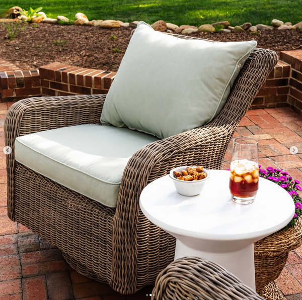 Sag Harbor Swivel Rocker Chair, Oyster/Canvas