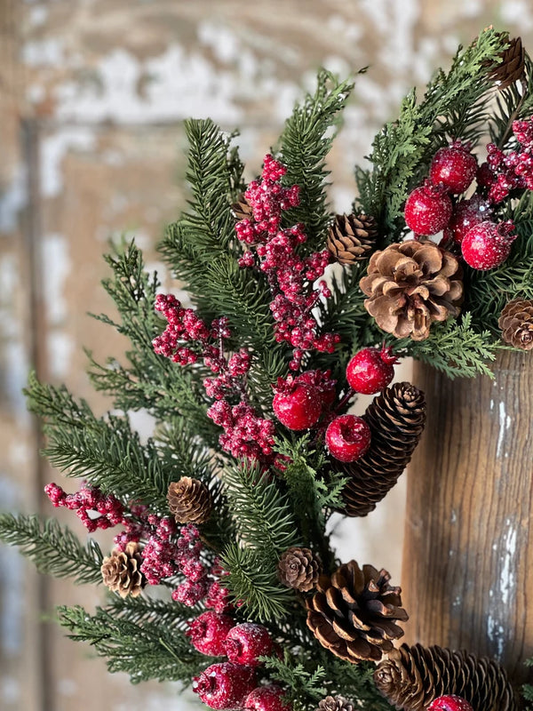 Bluster Berry Greens Wreath, 24"Dia