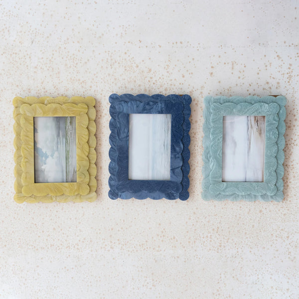 4" x 6" Scalloped Photo Frame, 3 Colours