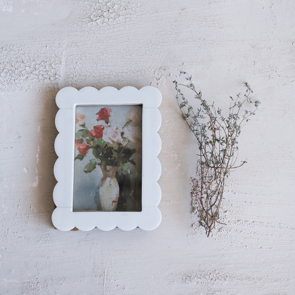 White Scalloped Photo Frame, 4" x 6"