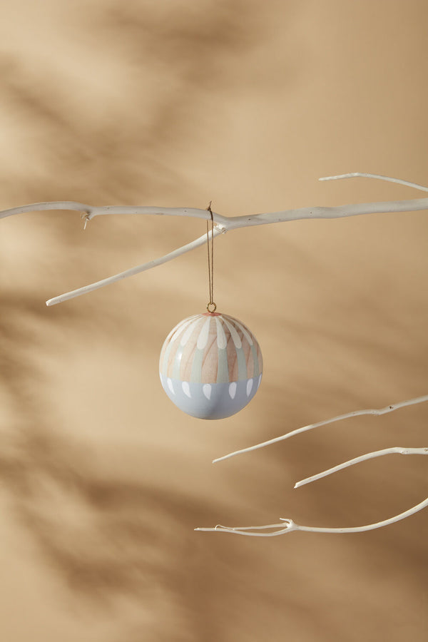 Leiden Ornament, 3.75"x 4"