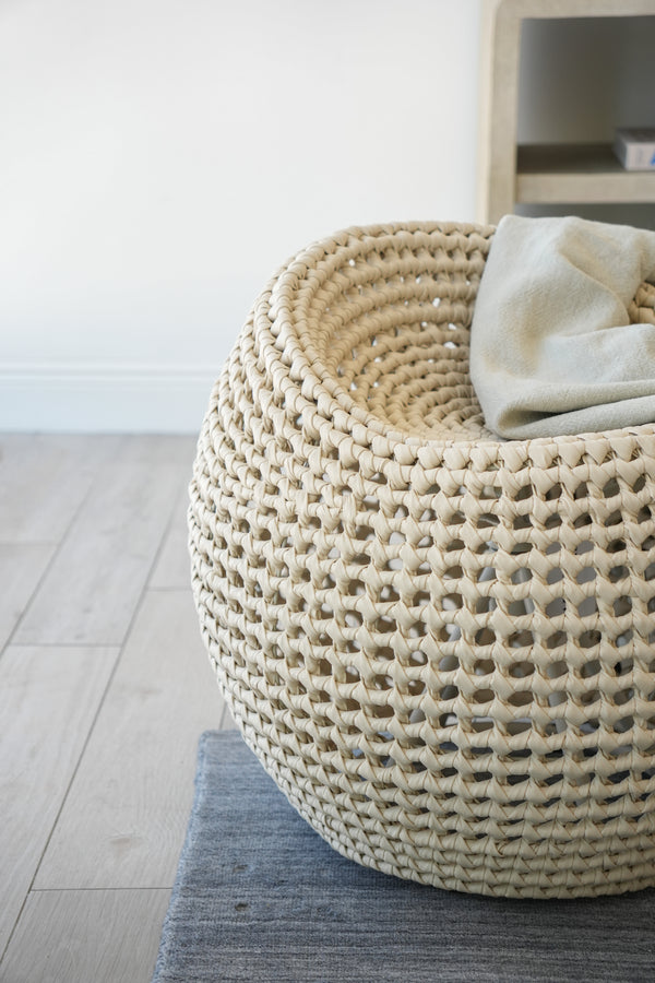 Manhattan Swivel Stool, Ivory