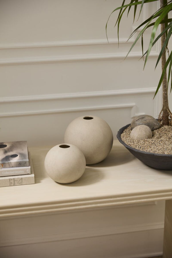 Ovo Vases, 2 Sizes