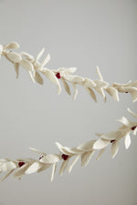 Winter Ruscus Garland, 67.5"