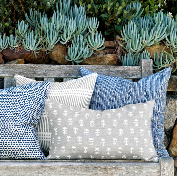 Yukka Albatross Indoor/ Outdoor Cushion, 14" x 22"
