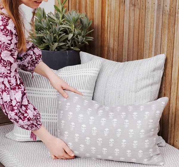Yukka Albatross Indoor/ Outdoor Cushion, 14" x 22"