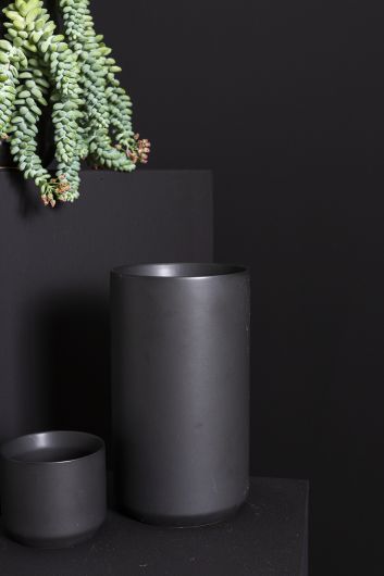 Kendall Vase, Black