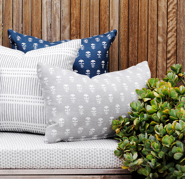 Yukka Albatross Indoor/ Outdoor Cushion, 14" x 22"