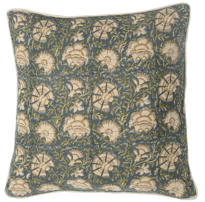 Nisa Lush, 22"W x 22"L