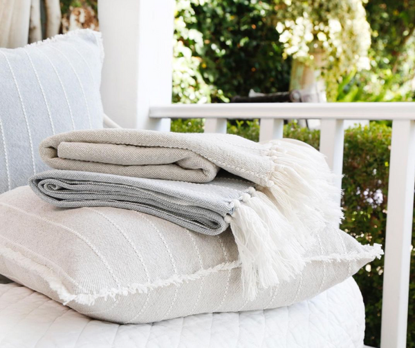 Henley Throw, Sky