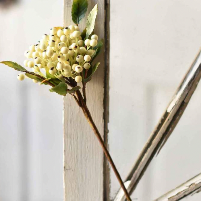Clutch Berries Stem, Cream, 14"