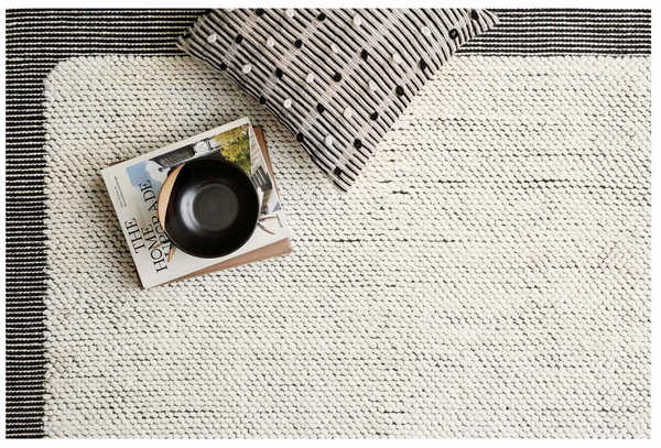 Moreno - 01, Ivory / Black
