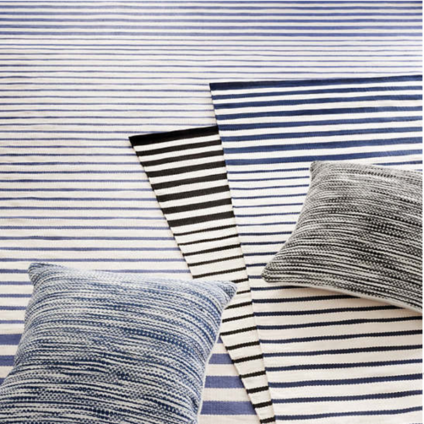 Tideline Indoor / Outdoor Decorative Pillow - Navy, 20" x 20"
