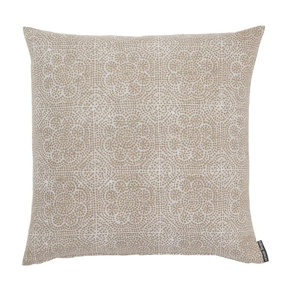 Wisteria White, 22"W x 22"L